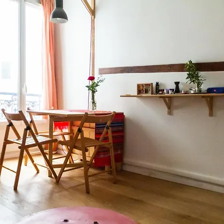 Hostnfly - Superb Bright Apt 2 Steps From Sacre Coeur *