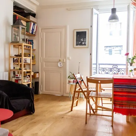 Hostnfly - Superb Bright Apt 2 Steps From Sacre Coeur Paris